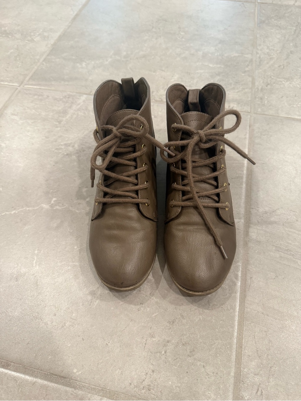 Women’s Brown Taupe Lace-Up Leather Ankle Boots